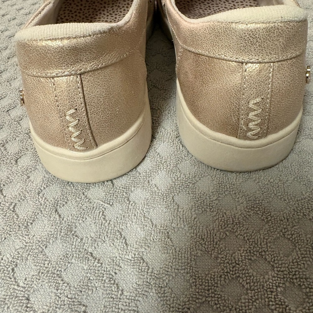 Women’s BOBS Skechers Slip-Ins Metallic Loafers - Light Gold Size 9.5 - Picture 11 of 16